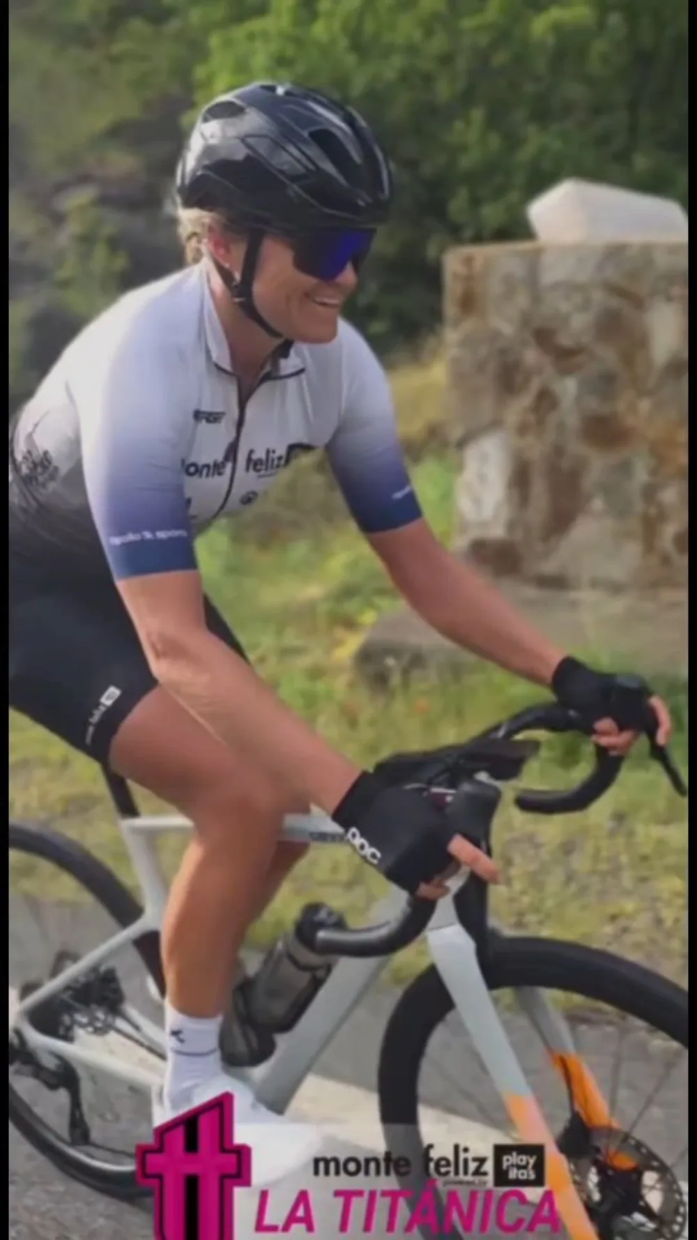 Emma ler på cykeln under La Titánica på Gran Canaria